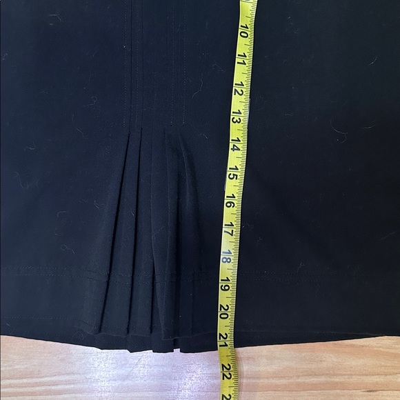 Vintage Black Pencil Skirt with Center Kick Size 8 Petite - Picture 7 of 7